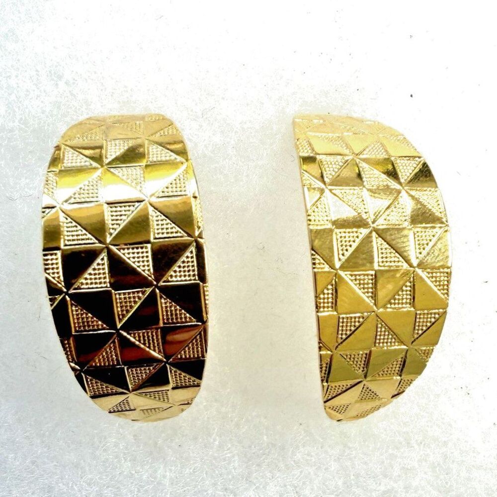 Vintage 1980s Gold Tone Hoop Earrings Diamond Stamped Texture Wide Shield Post
